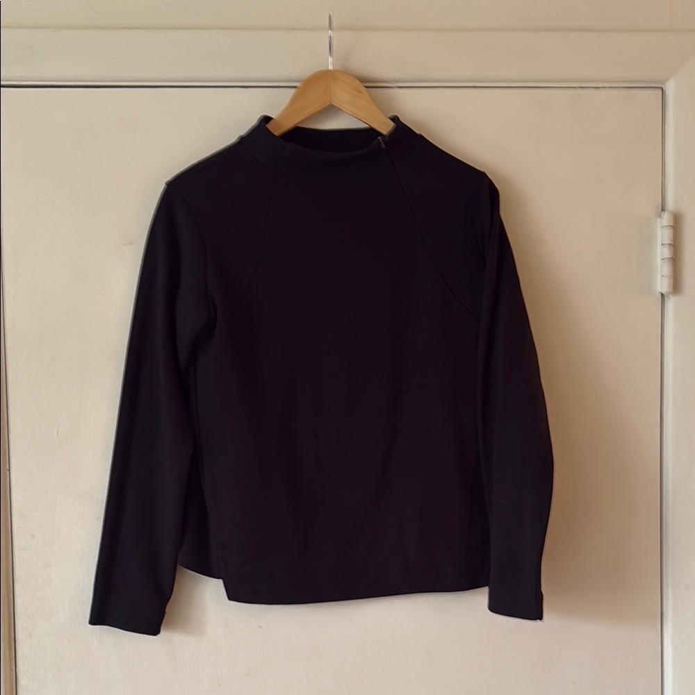 Nau Elegant Black Women's Top
